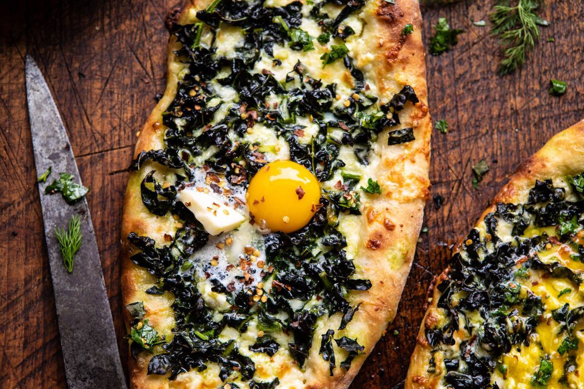 Georgian garlic bread - khachapuri 